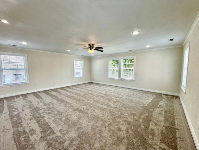 Building Photo - 259 W Ocean View Ave