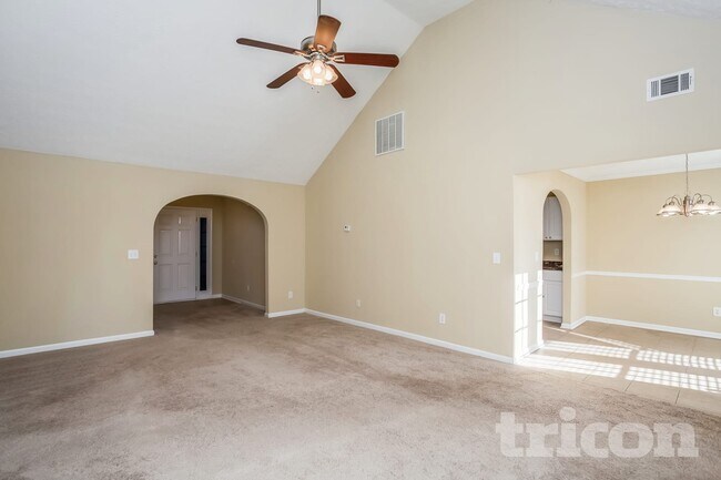 Foto del edificio - 5020 Towne Park Dr