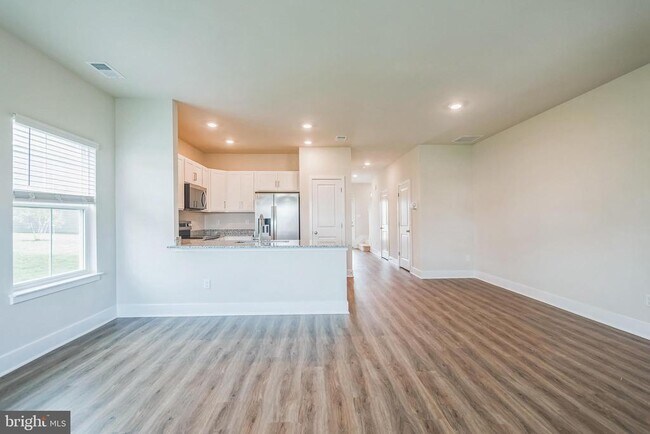 Building Photo - 121 Nootka Wy