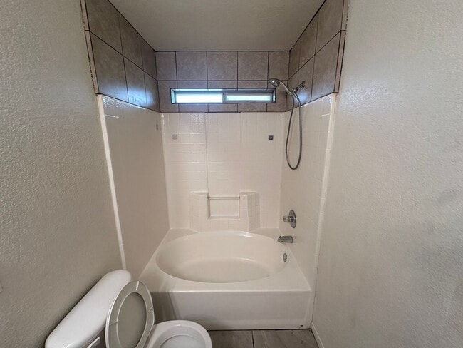 Building Photo - 2609 Vernice Loop