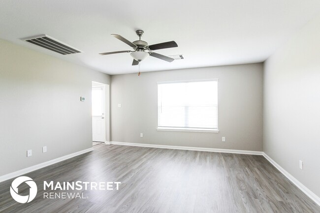 Building Photo - 25213 Dickens Dr