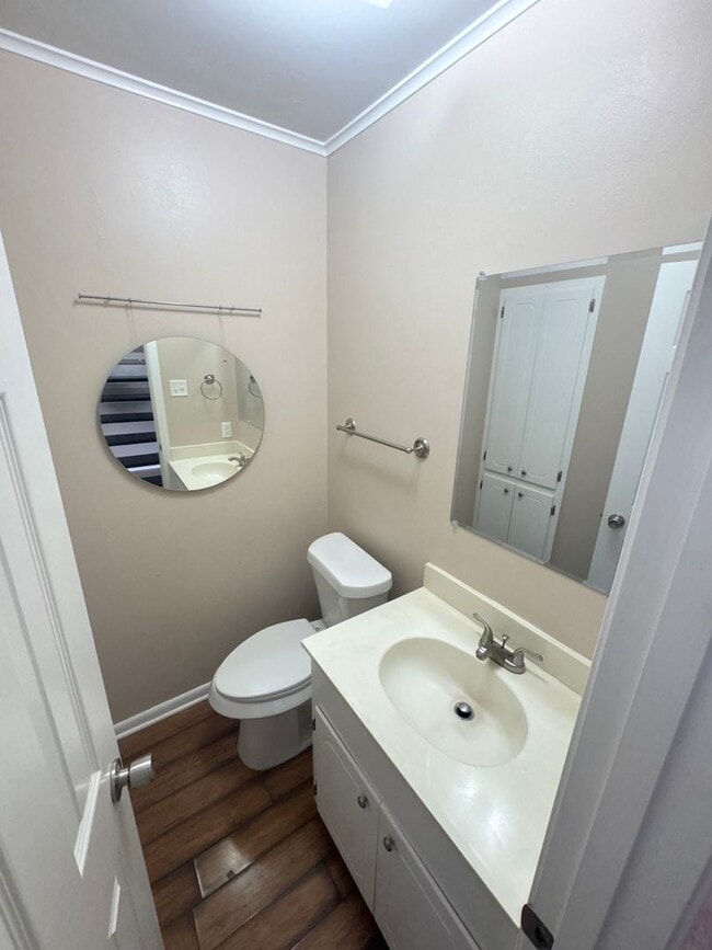 Building Photo - Broadmoor / Anderson Island Area