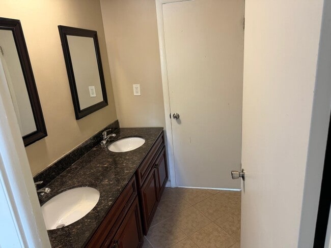 Photo - 8 Fireside Ct Townhome