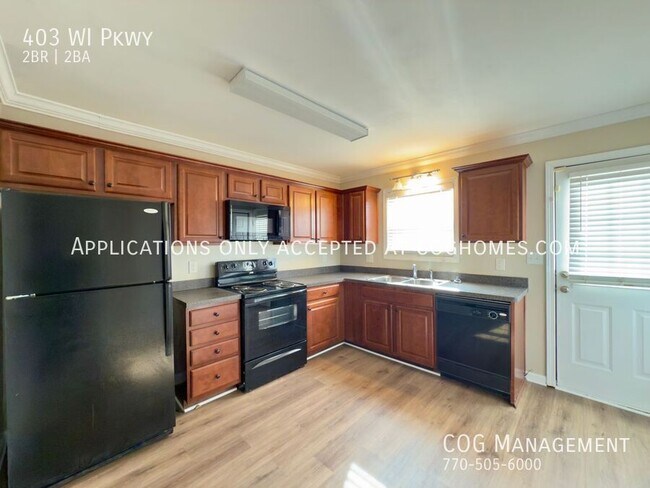 Foto del edificio - 403 WI Pkwy