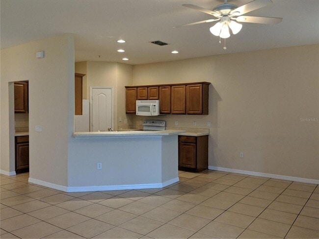Building Photo - 6512 S Goldenrod Rd