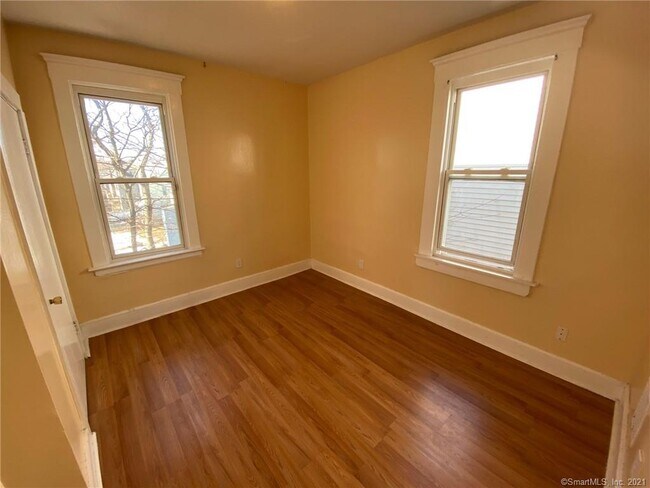 Foto del edificio - 624 Winchester Ave