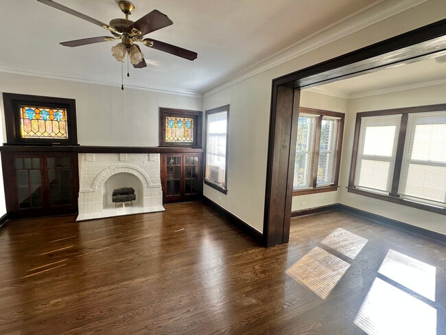 Building Photo - 1310 W Thorndale Ave