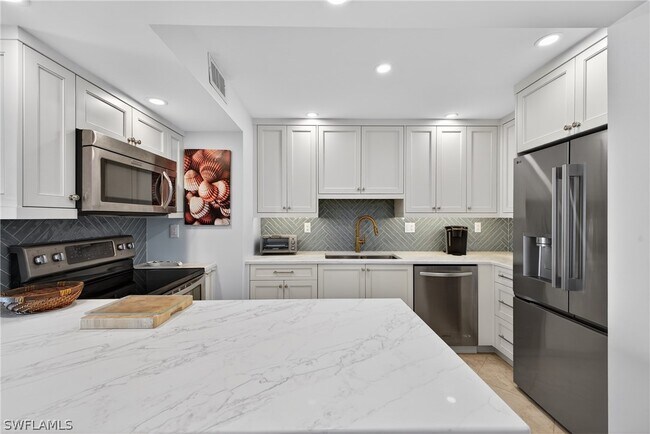 Foto del edificio - 3443 Gulf Shore Blvd N