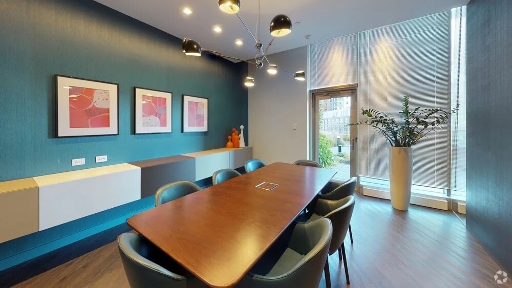 Photo - Van Ness Apartments
