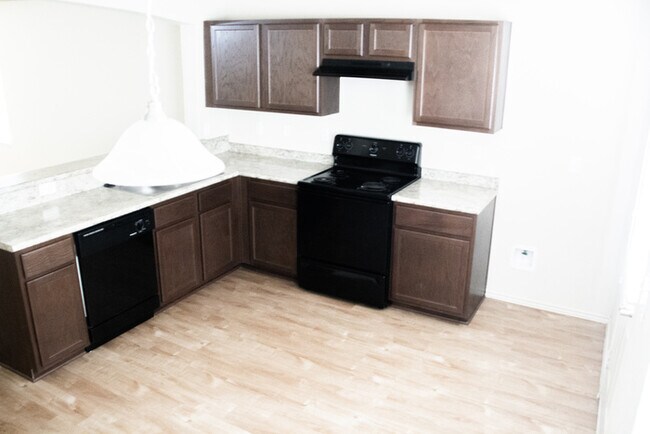 Building Photo - Hunters Pond - 10723 Butterfly Pass, San A...