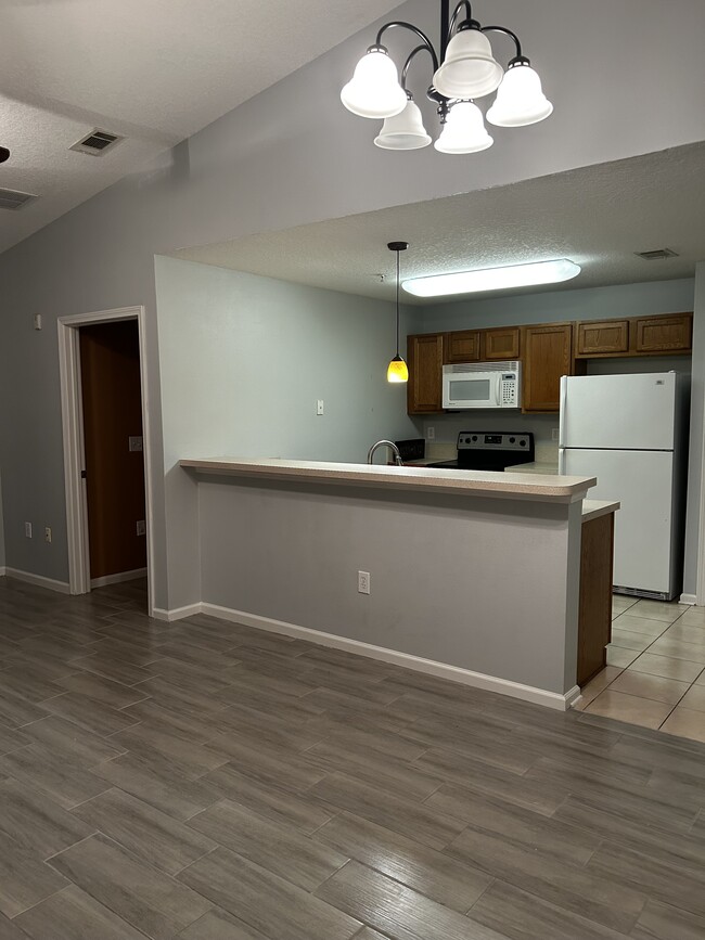 Building Photo - 9690 Amarante Cir