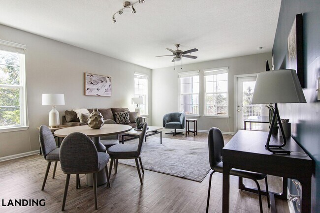 Foto del edificio - 2300 Tapestry Park Dr Dr