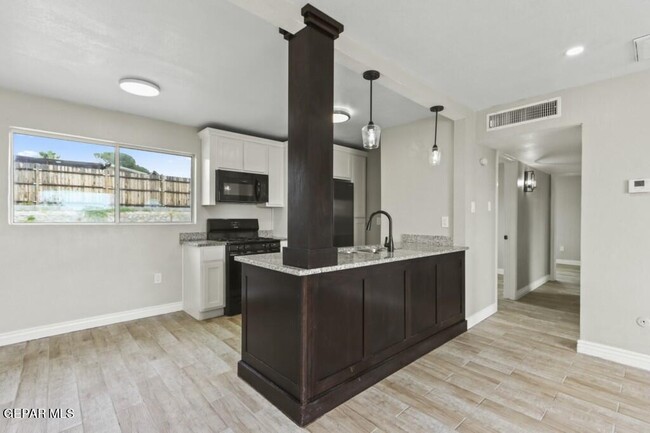 Building Photo - 7917 San Paulo Dr