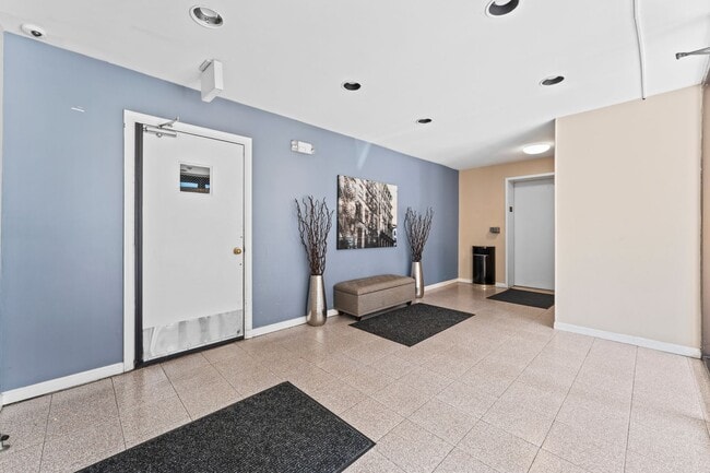 Building Photo - 314 Palisade Ave