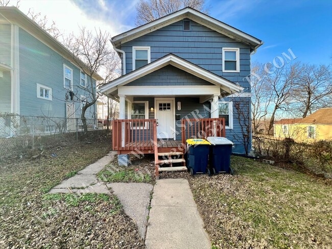 Building Photo - MOVE IN SPECIAL!! Updated 4 Bed 3 Bath Home in KCMO-Available NOW!! MOVE IN SPECIAL $200 OFF 2nd ...