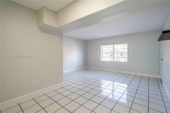 Foto del edificio - 439 NE 82nd St