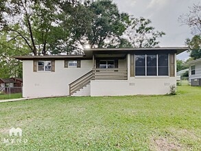 Building Photo - 804 27th Ave N