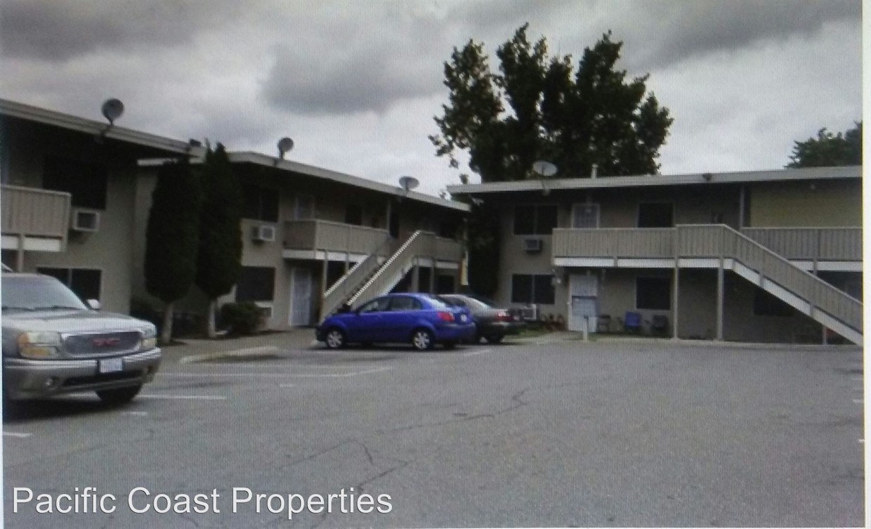 Primary Photo - 2311-2315 Laramie Ln