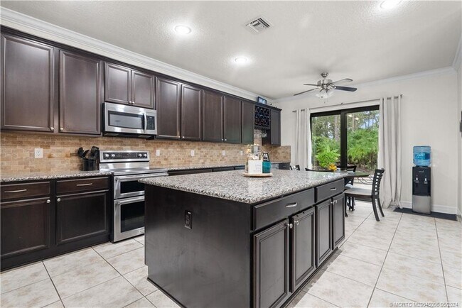 Foto del edificio - 4381 SW Gossamer Cir
