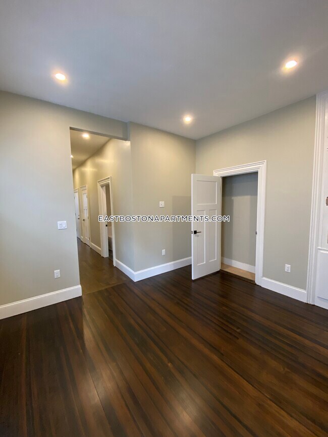 Foto del edificio - 107 Princeton St