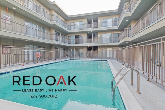 Building Photo - 511 N Kenmore Ave