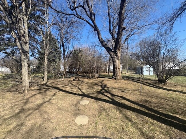Building Photo - Rent Reduced!
