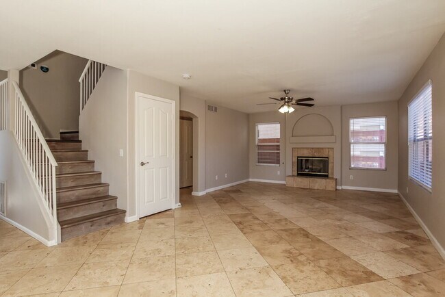 Foto del edificio - 2401 N 125th Dr