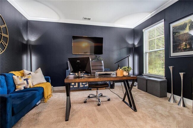 Foto del edificio - 2701 Blake Towers Ln