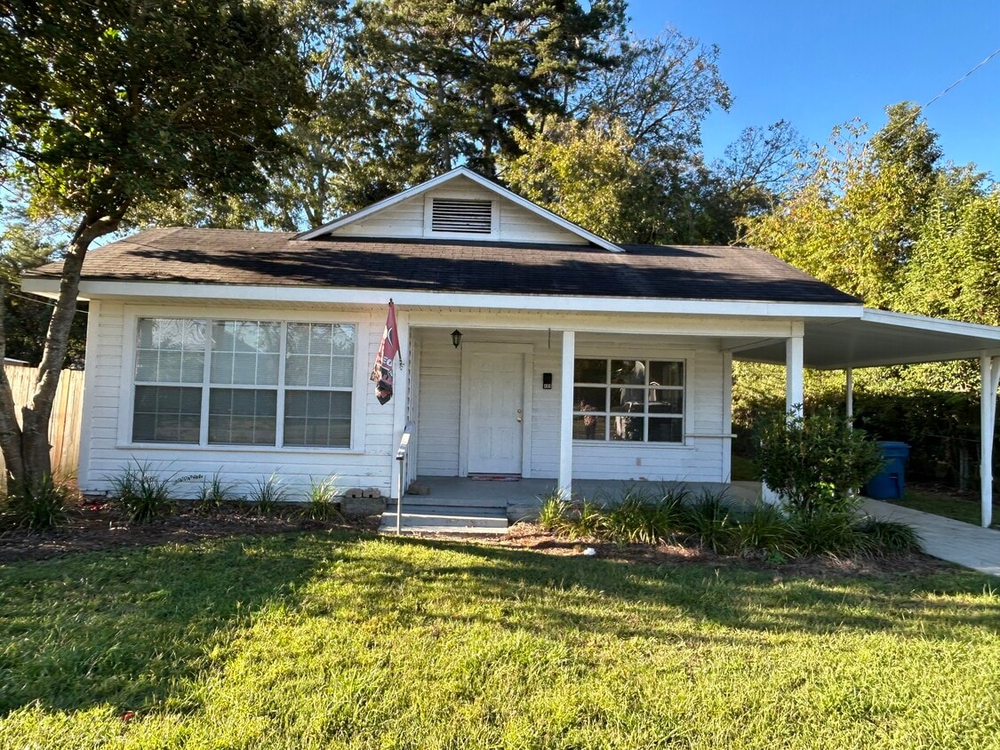 Foto principal - 409 E Barnard St