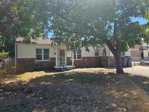 Building Photo - 2120 NW Lake Ave