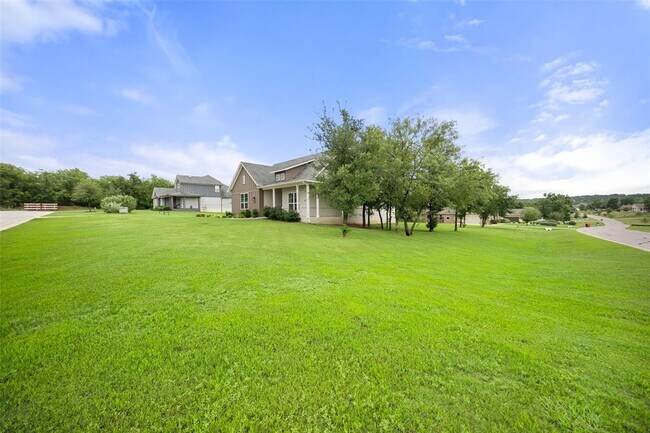 Building Photo - 127 Buteo St