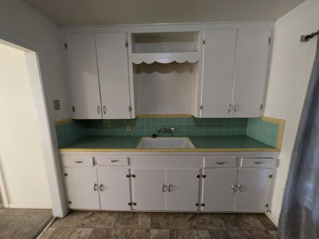 Building Photo - 5180 Chambers St