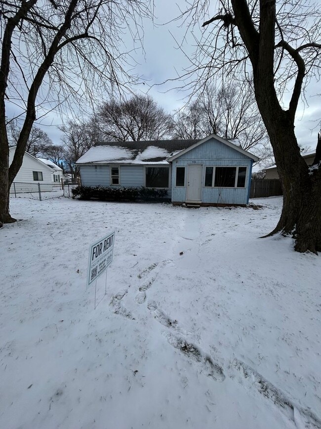 Building Photo - ** Move in Special ** 2-Bedroom, 1-Bathroom Home GOSHEN – $1,095 Month | 842 Sq. Ft.