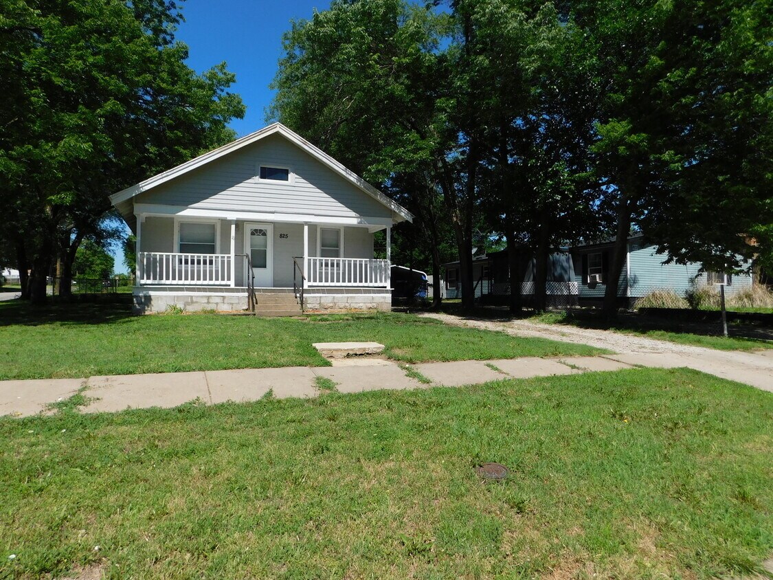 Foto principal - Affordable 3 bedroom/1 bath in El Dorado!