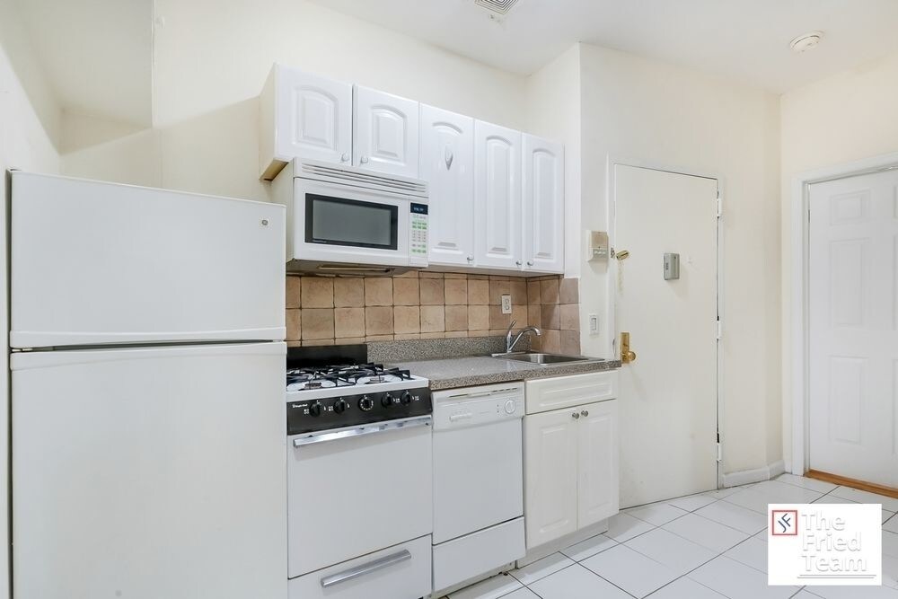 Primary Photo - 416 E 73rd St