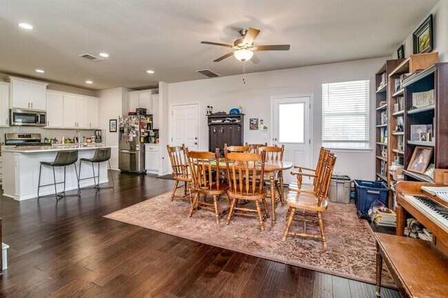 Foto del edificio - 5300 Mulberry Grove Ln