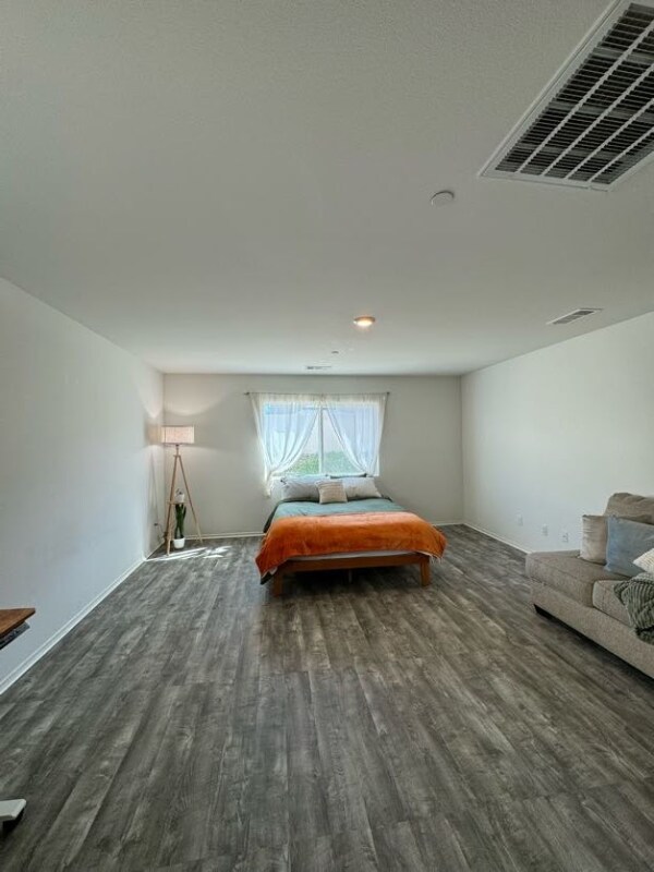 Foto del edificio - 269 Bristolwood Rd