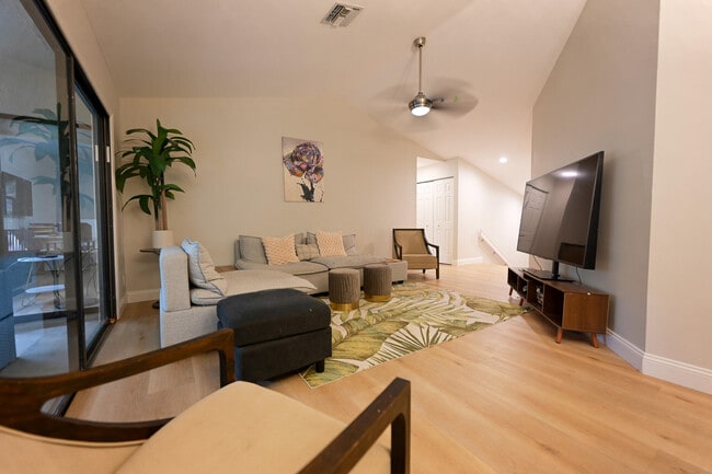 Foto del edificio - 5740 Coach House Cir