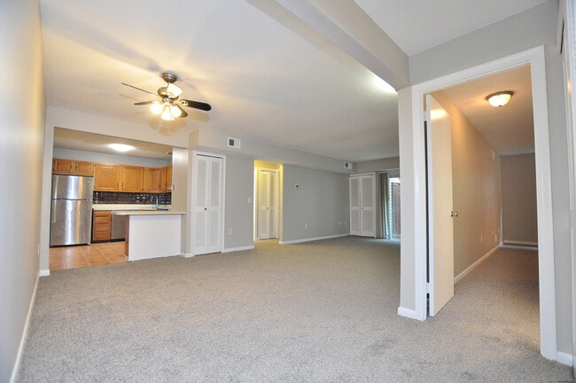 Foto del edificio - 710 Twin Circle Dr