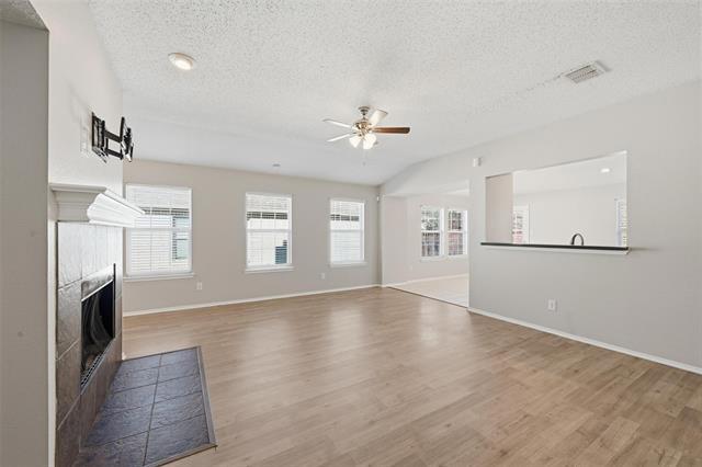 Foto del edificio - 1665 Crown Point Dr