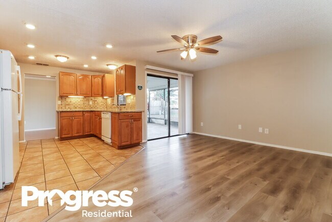 Building Photo - 7801 Glencoe Dr