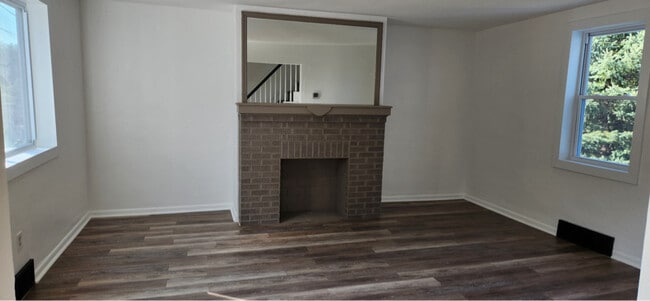 Building Photo - 219 Greenside Ave