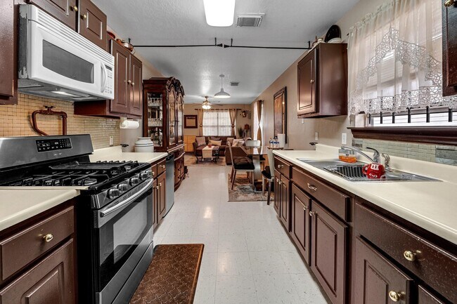 Foto del edificio - 11411 Roandale Dr