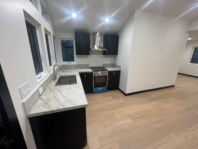 Foto del edificio - 1405-1405 Crenshaw Blvd