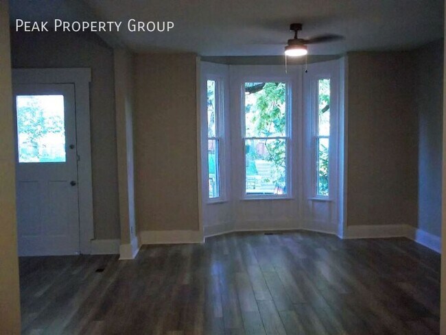 Building Photo - Huge 7 bedroom home nearby to UC campus!
