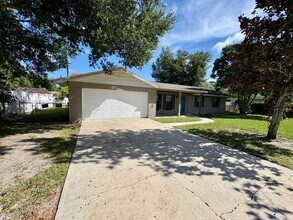 Building Photo - 615 Floral Cir