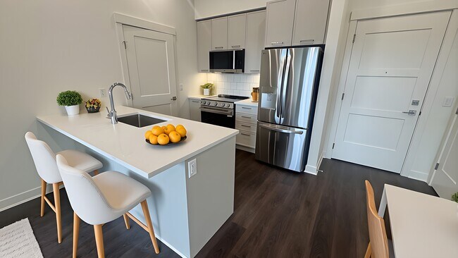 Building Photo - 5382-200 200 St