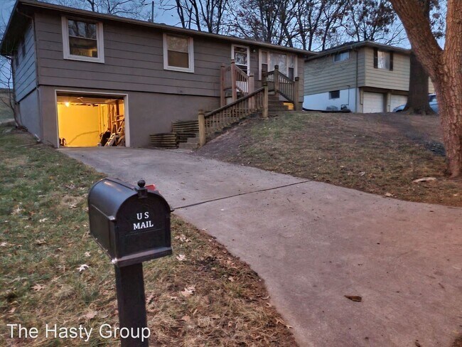 Foto del edificio - 4 br, 2 bath House - 4021 N Spruce Avenue