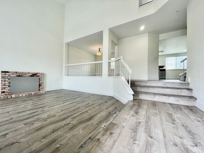 Foto del edificio - 2821 Bellflower Dr