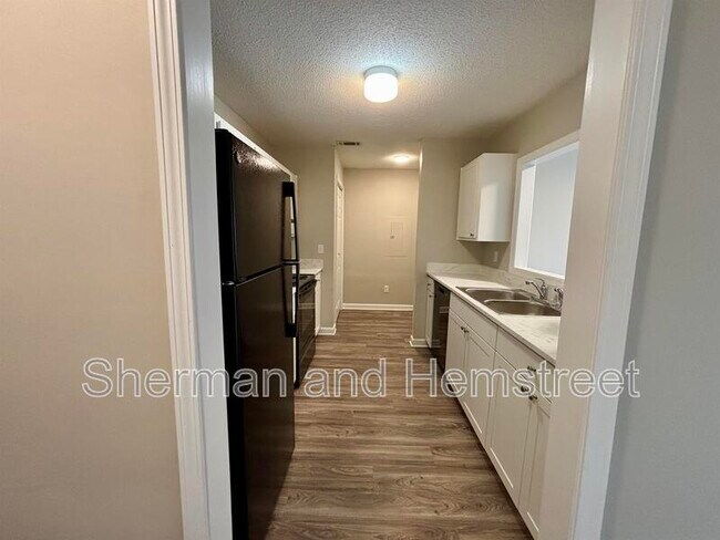 Foto del edificio - 500 Commons Dr